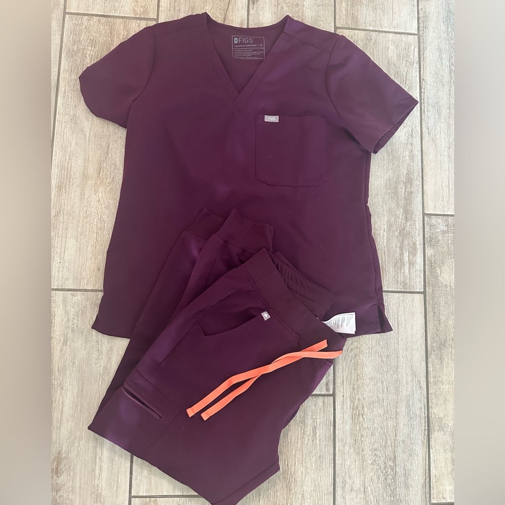 FIGS Deep Purple scrub set 🦄